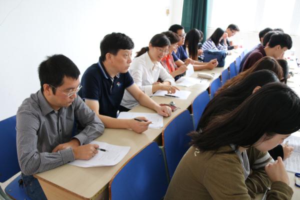 新闻学院举办“教师党员示范课”